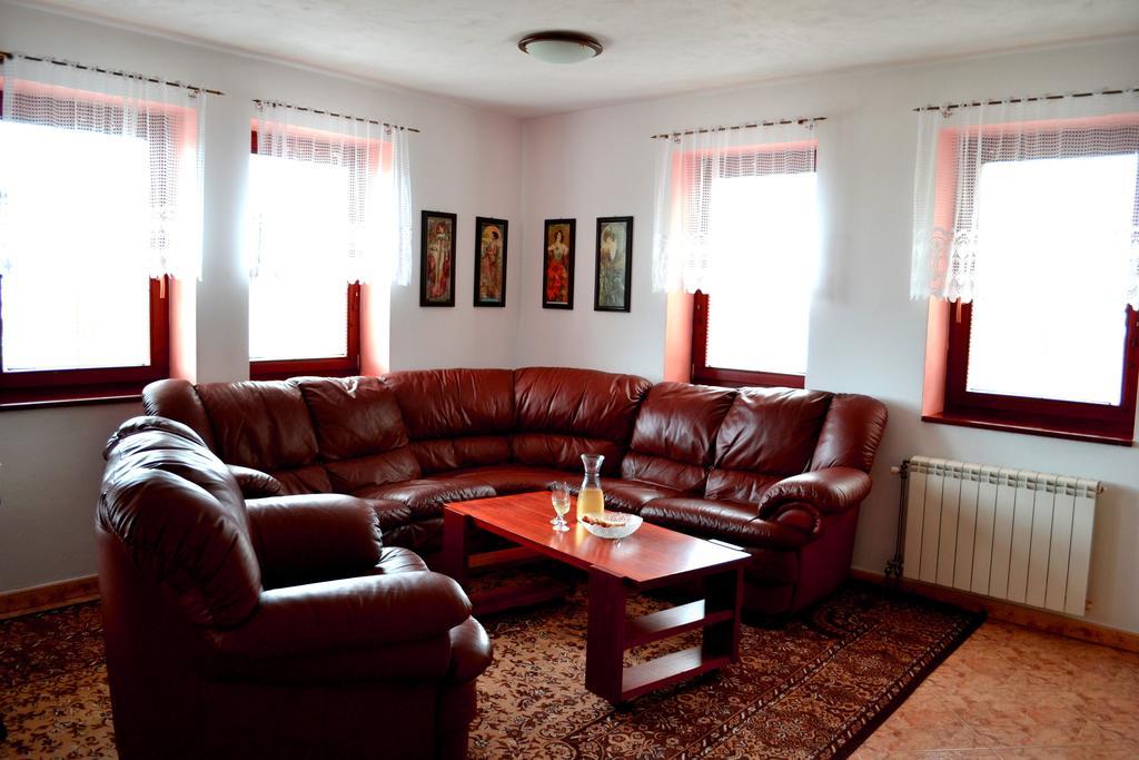 Apartment Zelezny Hrozen Valtice Room photo